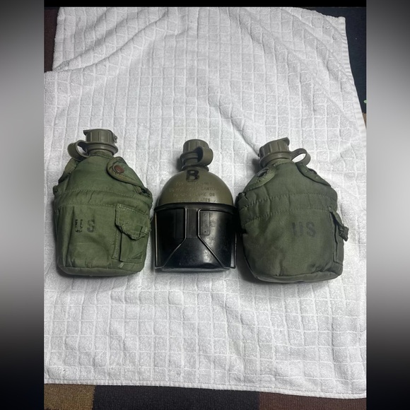 LOT OF 3 US Military 1QT ALICE Canteens w/ Alice Clips Canteen Cover And Cup - Picture 1 of 7